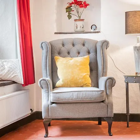 Burrow Tatil Evi Kendal