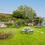 Burrow Holiday home *