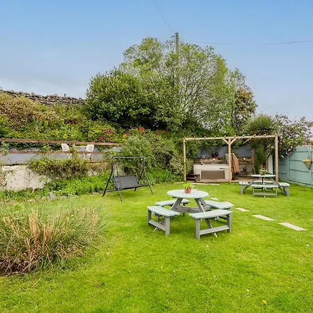 Burrow Semesterbostad *